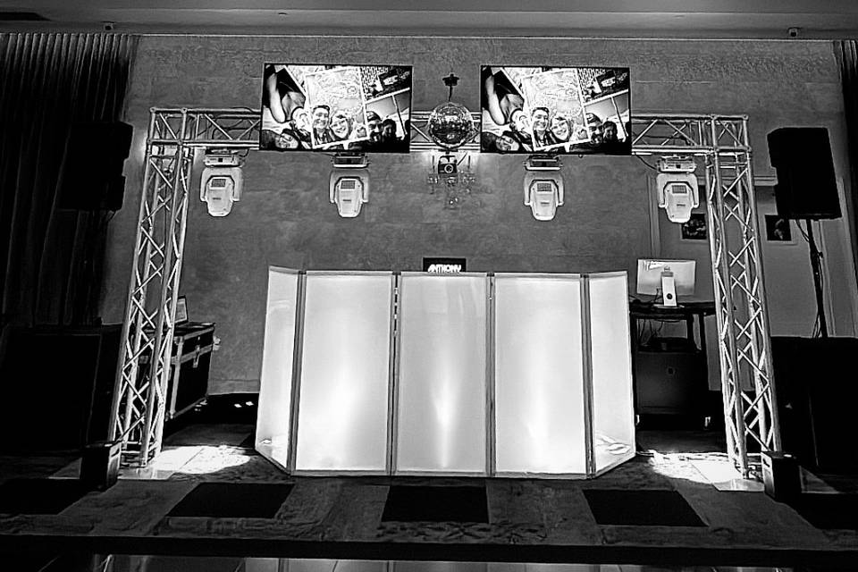 DJ Set Up with AV Screens