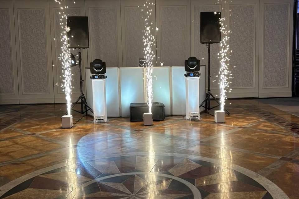 3 Speaker3 Sparks Led Facade