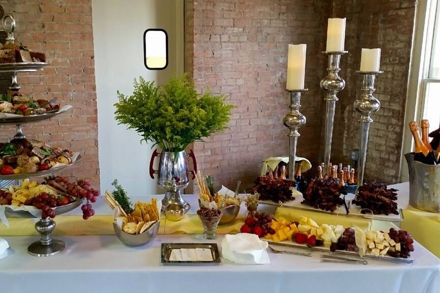 Table setting for the desserts