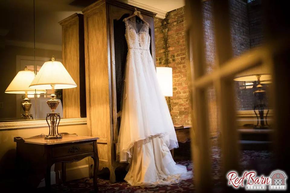 Red Barn Wedding Studio