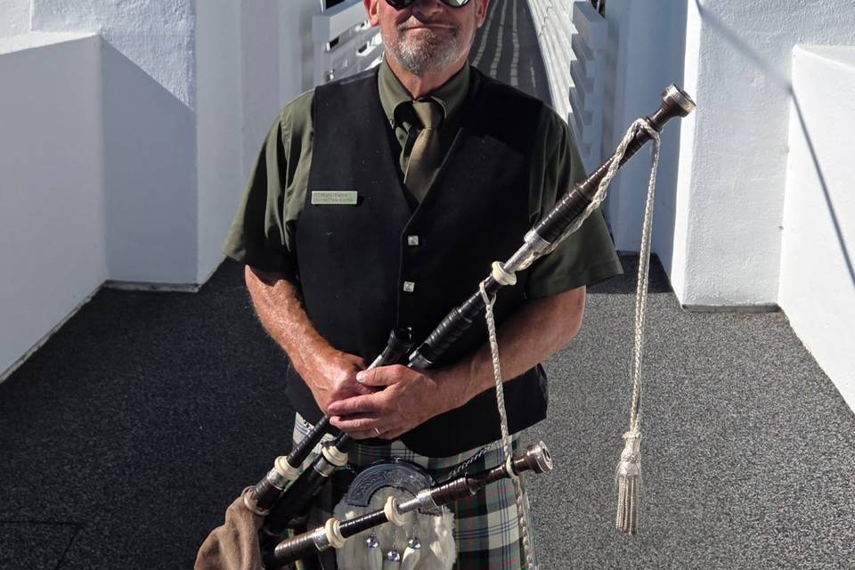 Bagpipes & Scottish Drums