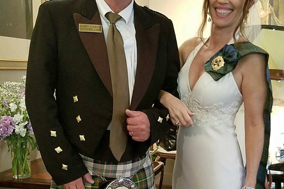 Inn &th Ray Bagpiper