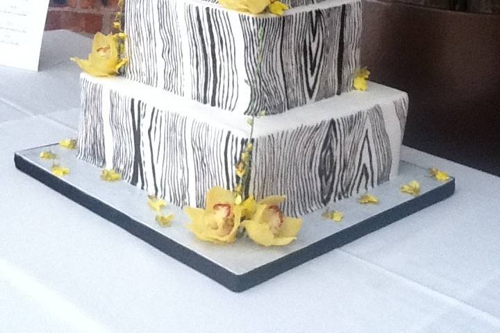 Square cut cake