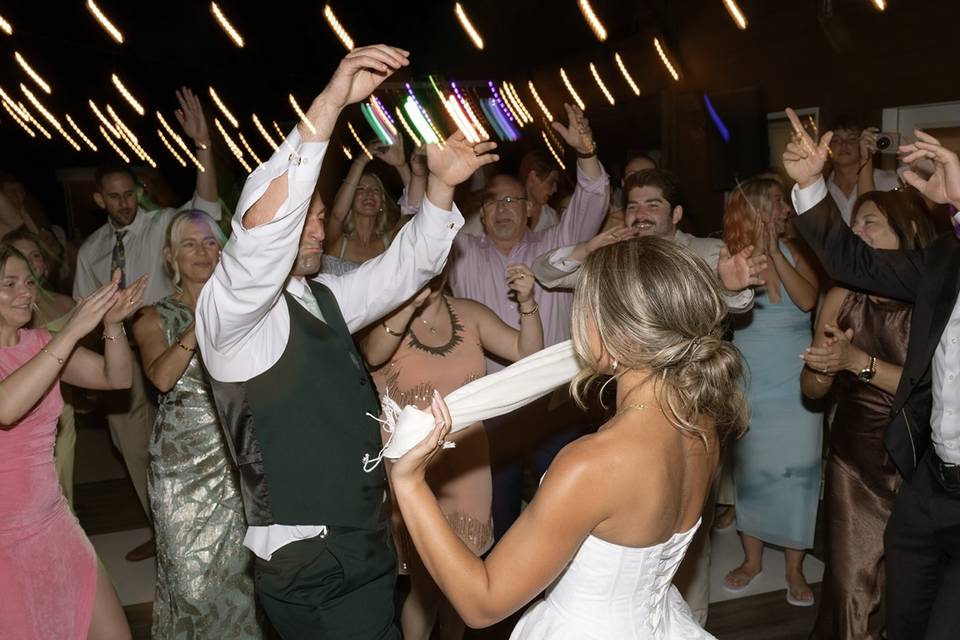 Put yo handz in da air