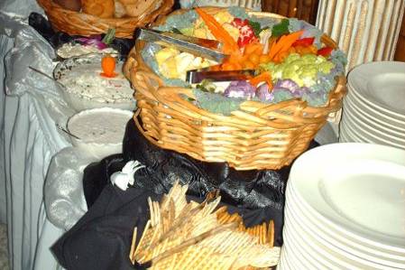 Assorted buffet hor s'eouvres