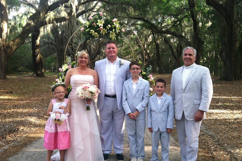 A Wedding With Rev Schulte.
https://www.facebook.com/AWeddingWithRevSchulte
At Wormsloe Plantation, Savannah, GA April 2013