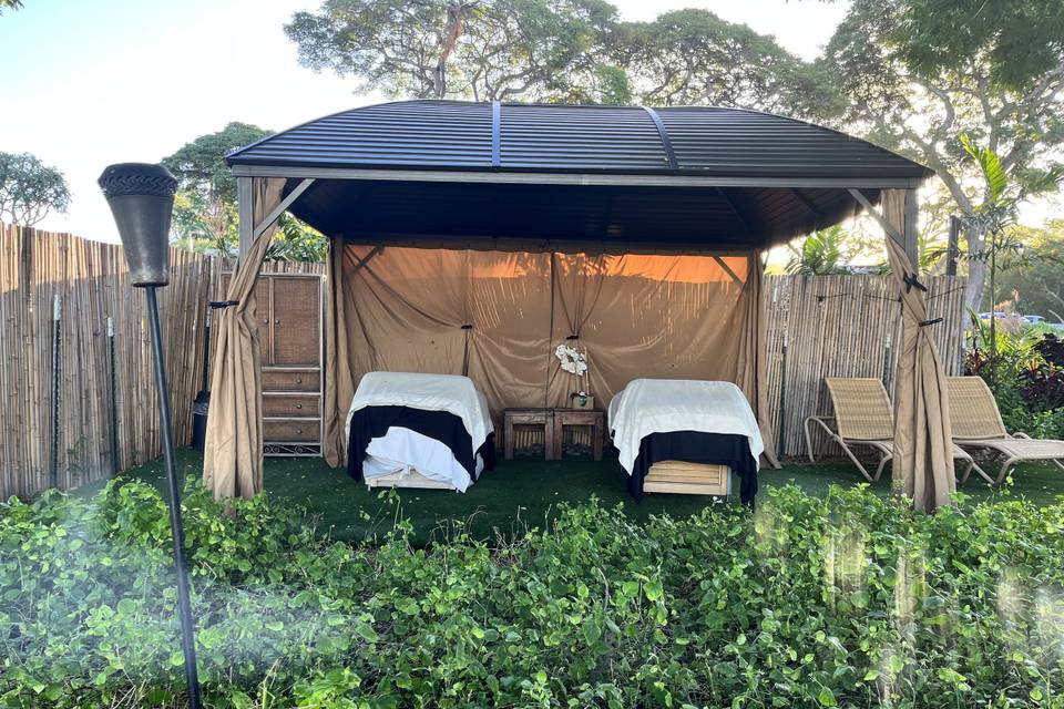 Outdoor massage location