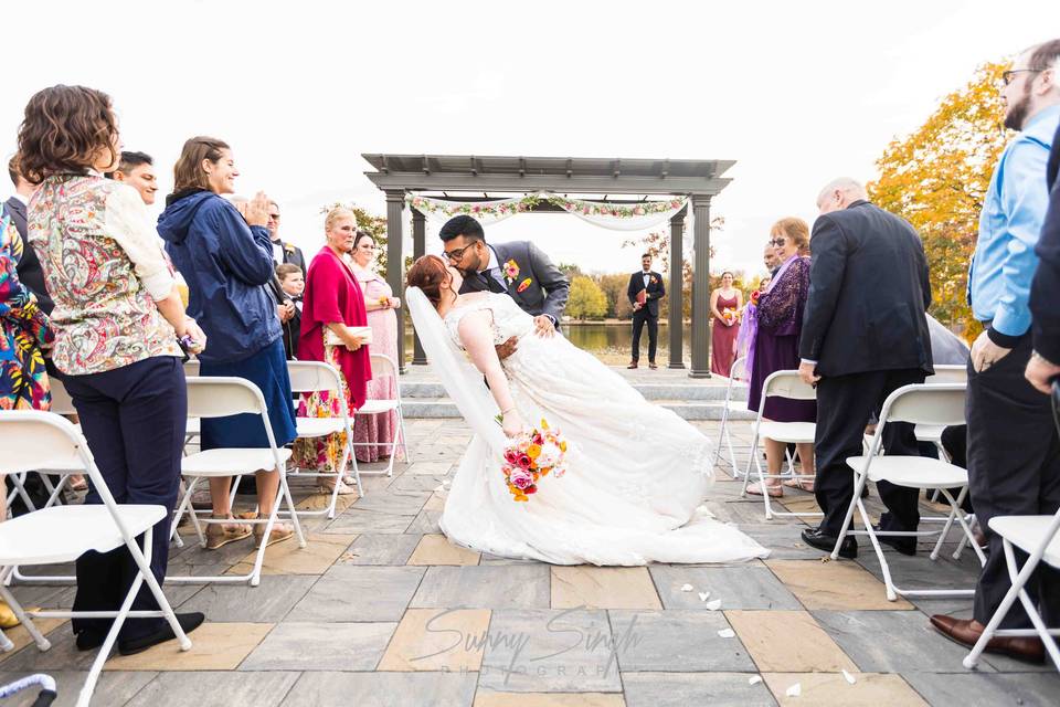 The Romantic Aisle Dipaptured