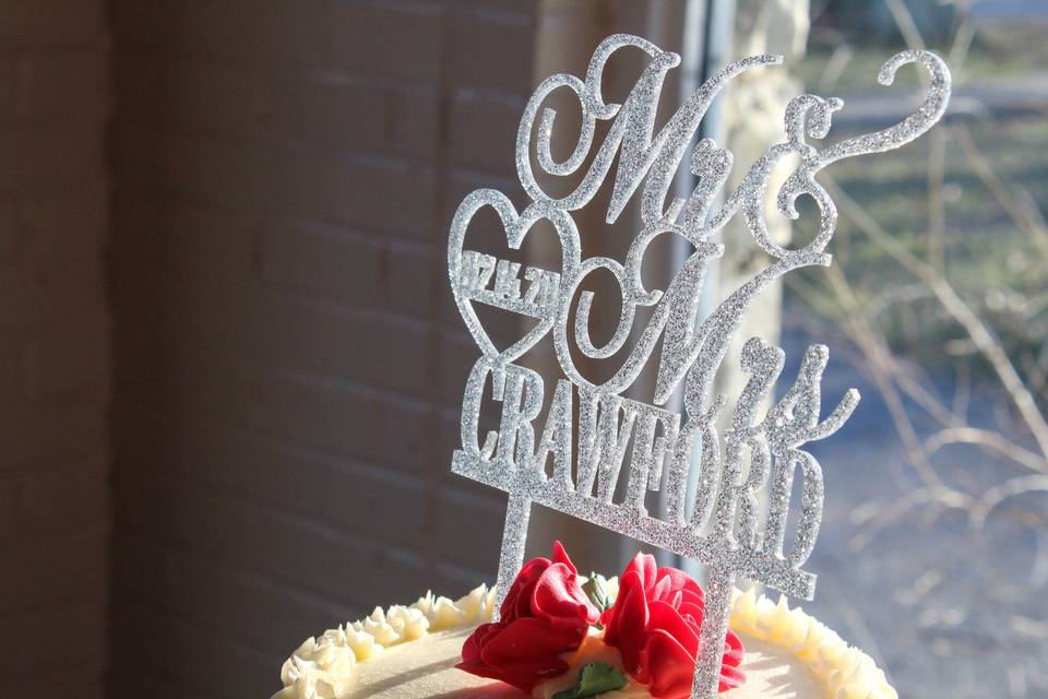 Elegant cake topper