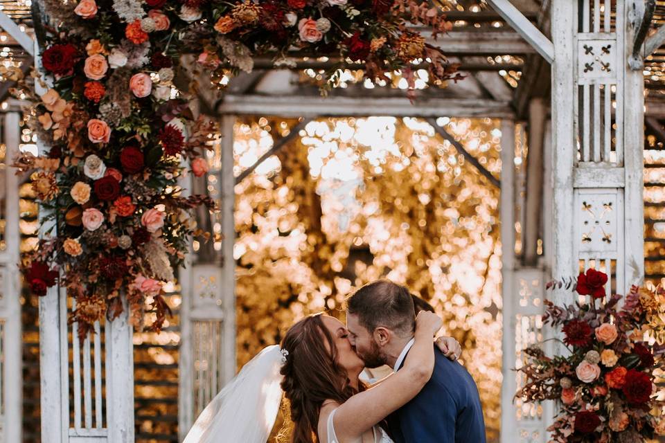 Couple under arch