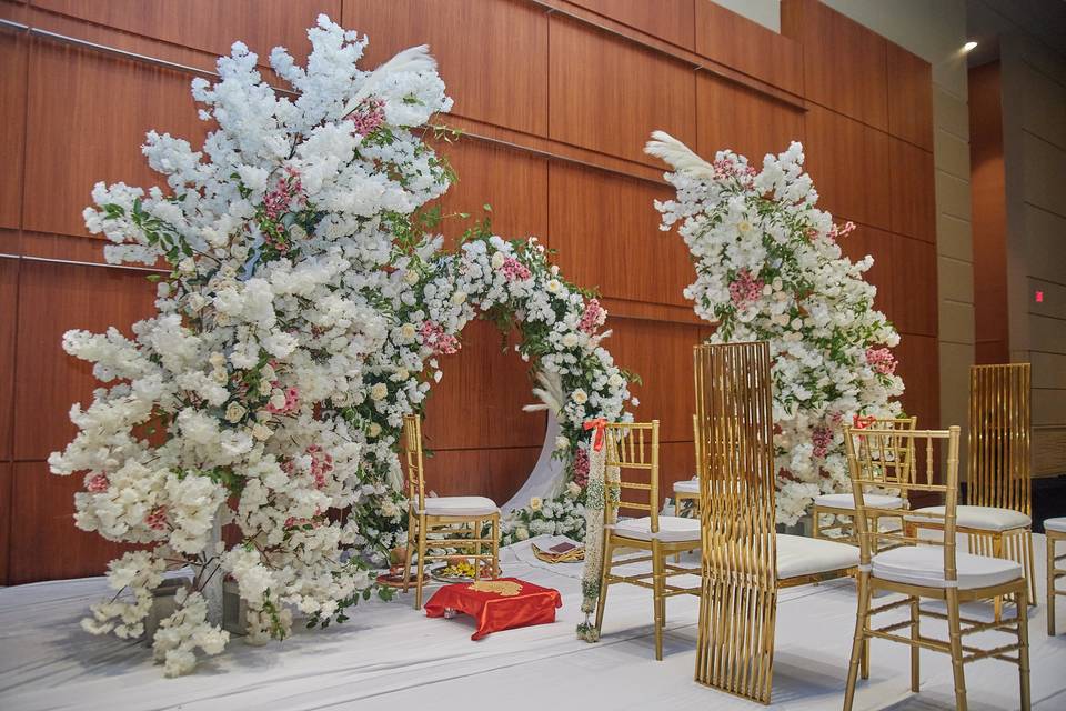 Multi-floral arch