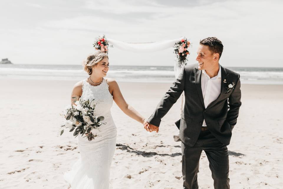 Floral altar arch - Snezhana's Photography