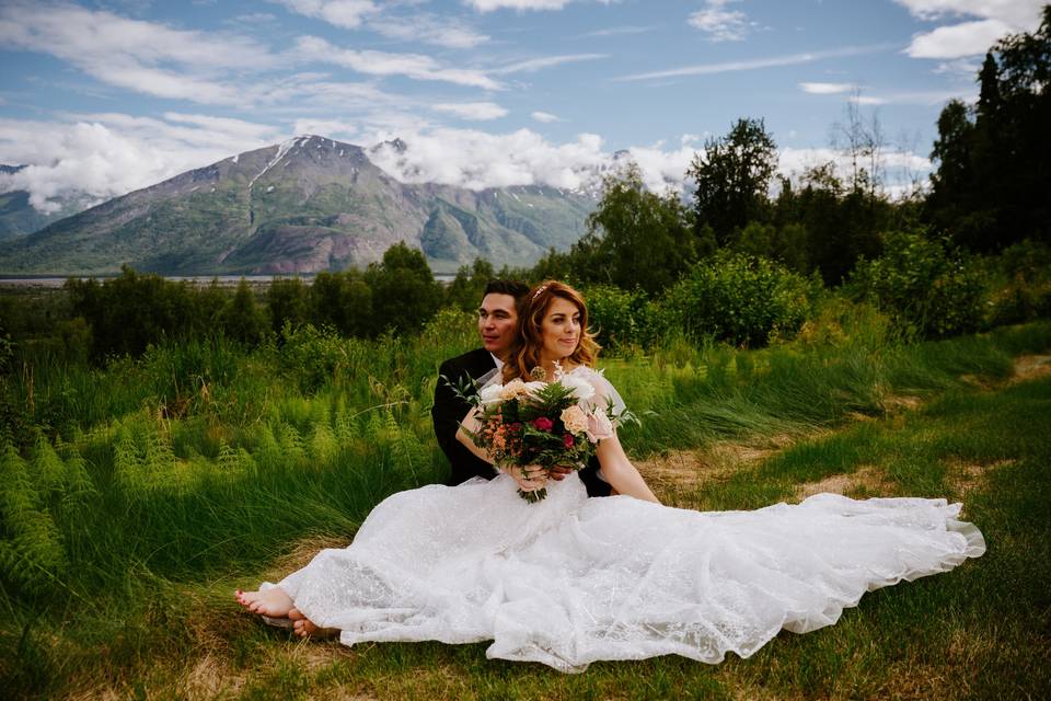 Bride & Groom in mountains