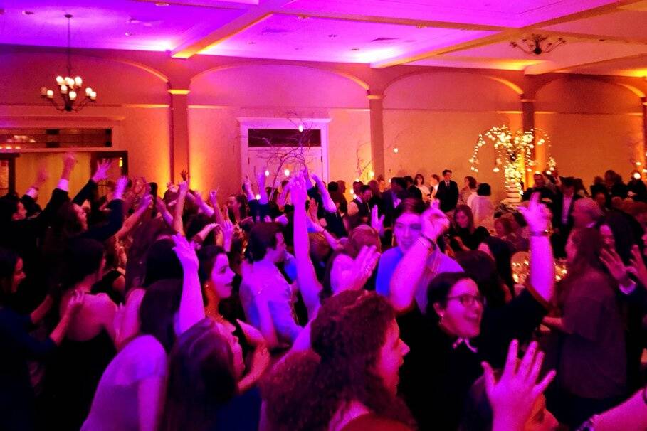 Newenglandweddingdj8.com