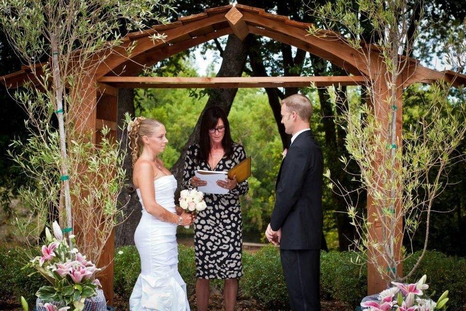 Stevi Hanson Wedding Officiant