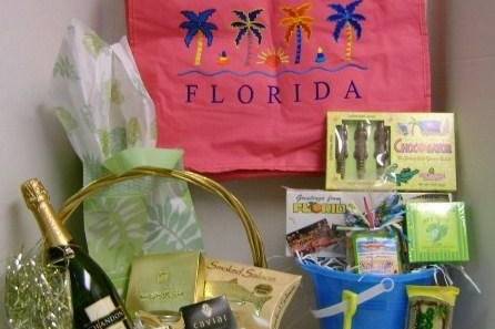 variety of containers, beach bags, beach pails, gift bags, baskets