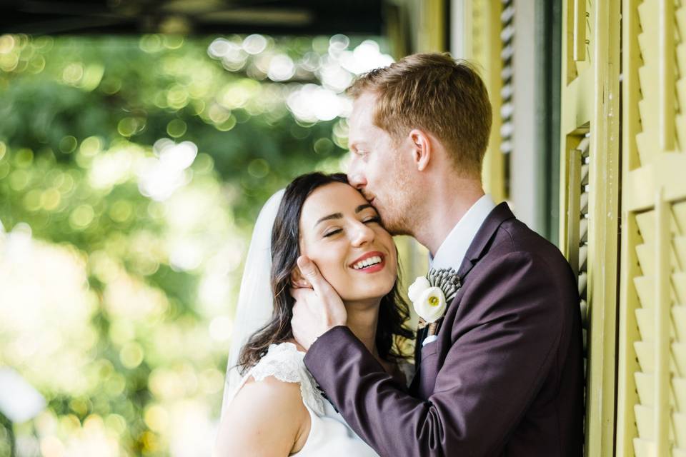 Forehead kiss