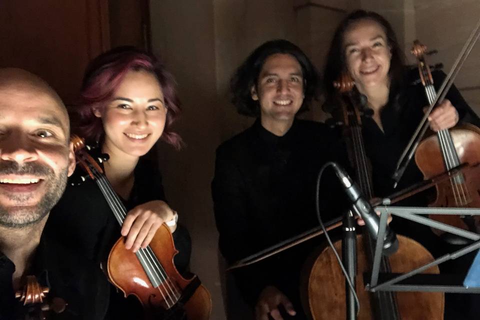 Innocenti Strings Smiles