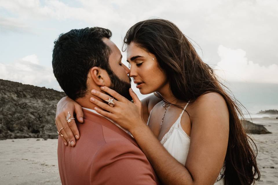 Beach elopement by Phosphilic