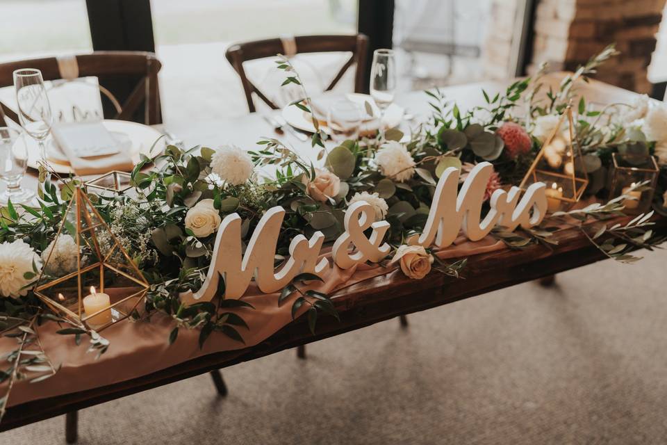 Sweetheart table