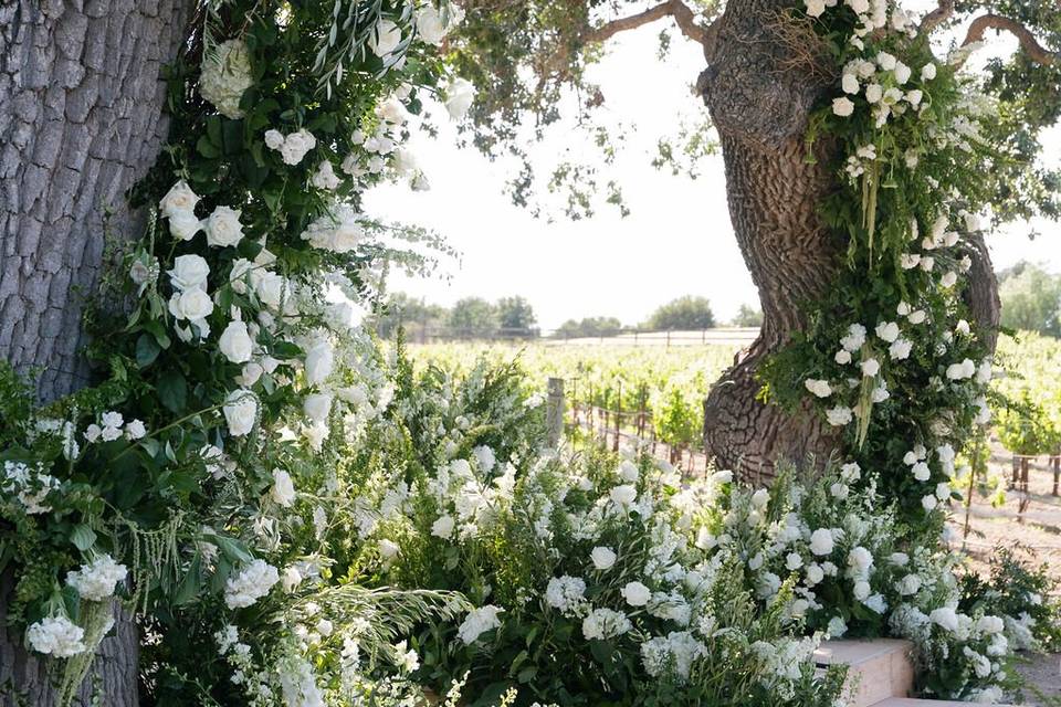 Gorgeous floral for ceremony