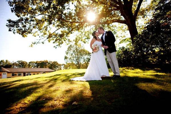 Kissing couple - nancy gould photography