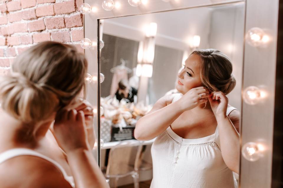 Classic low bun