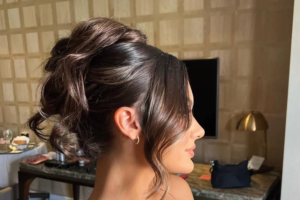 Sleek Up Do