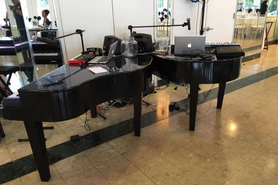 Pianos