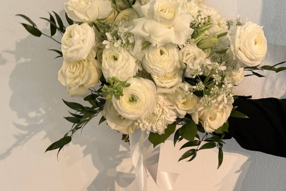 White bride bouquet