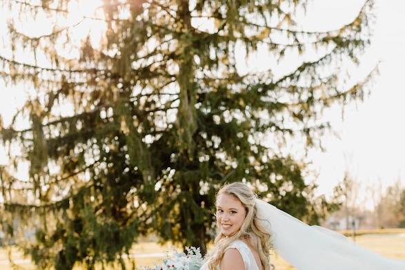 Outdoor bridal pictures