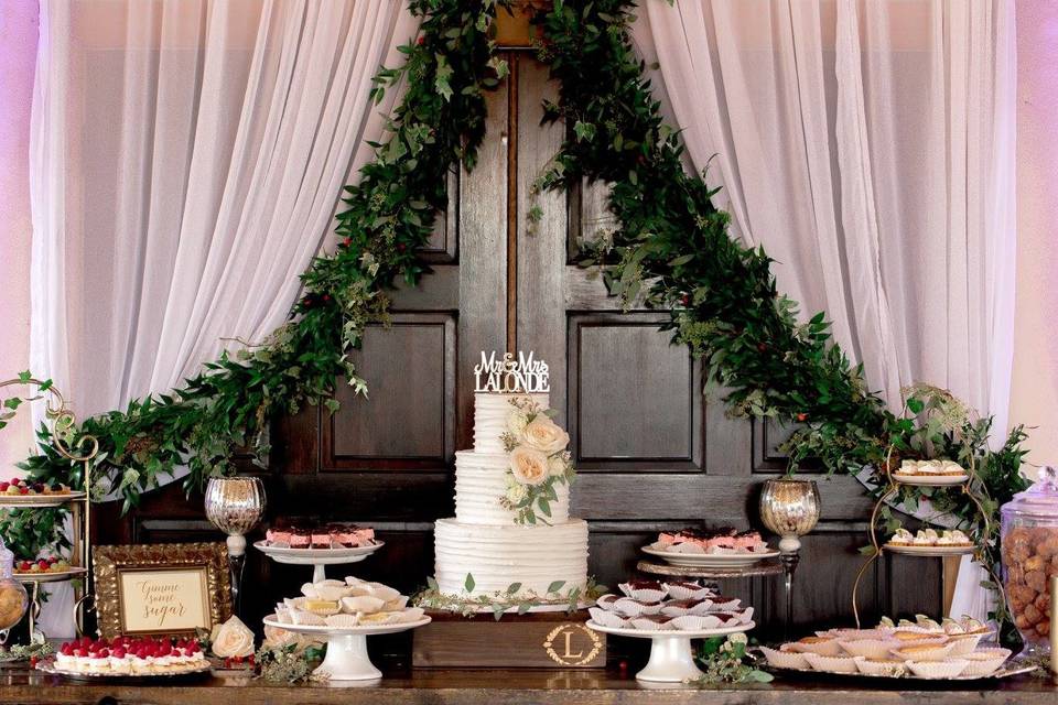 Multi-layered wedding cake