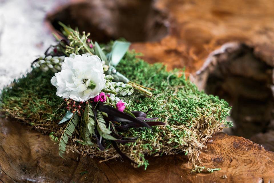 wild, boho boutonniere -  Royal Bee Florals and Events