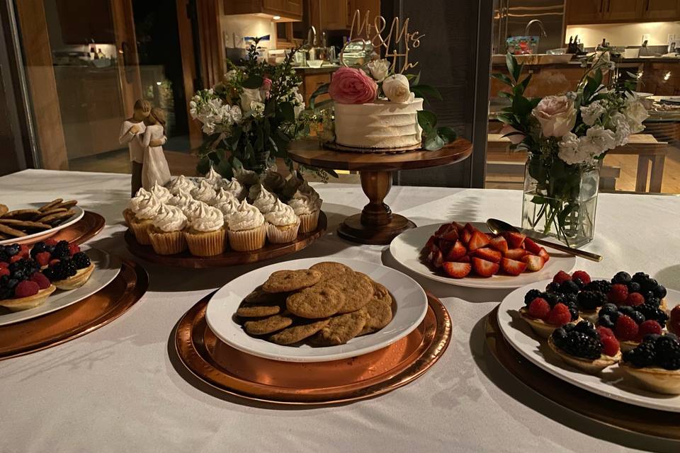 Desserts with cake