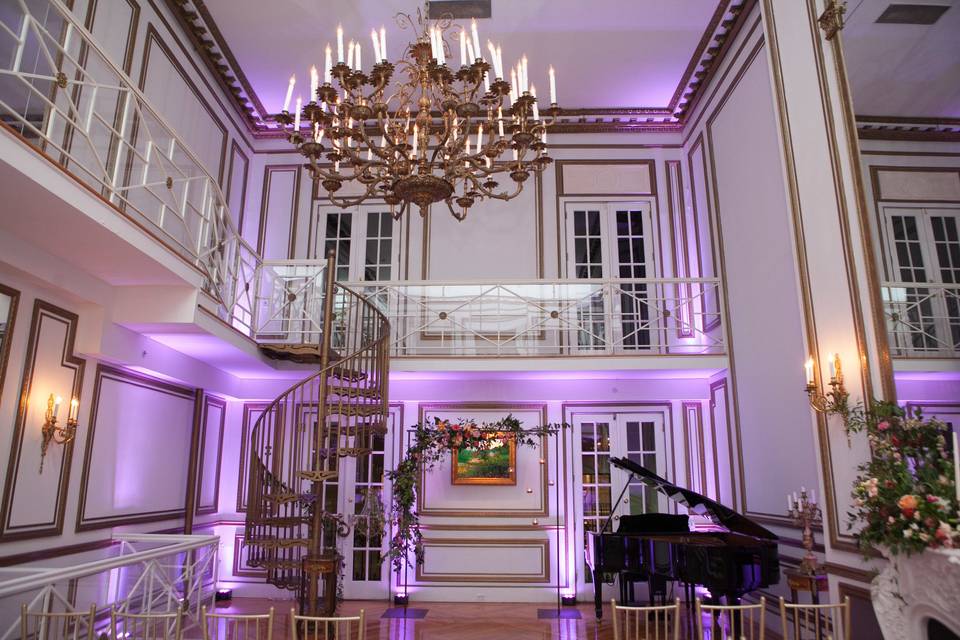 Drinks reception in the Atrium with beautiful indoor fountain