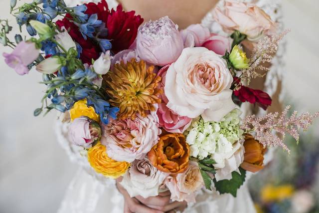 Bridal bouquet - full of life!