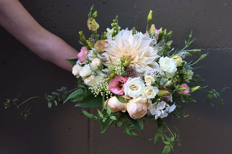 Romantic panel bouquet