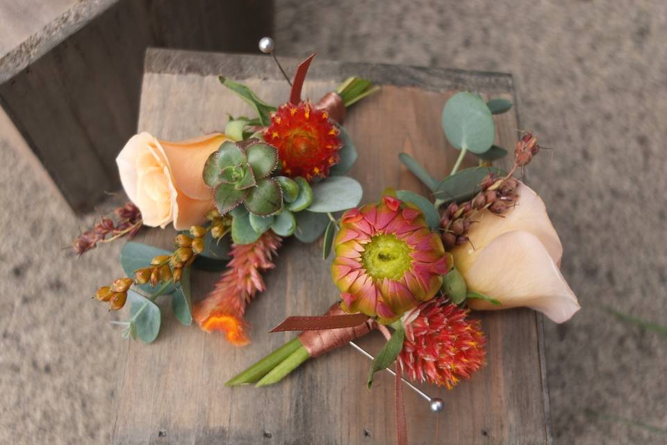 Warm toned boutonnieres