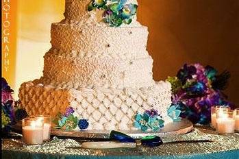 Wedding cake with blue tone decors