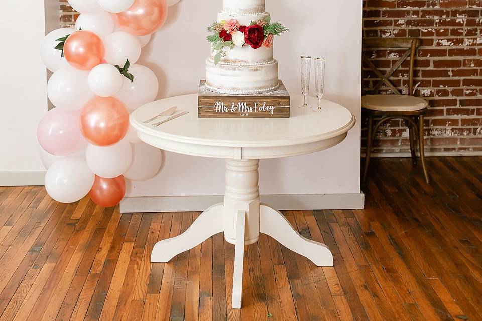 Wedding cake-Katie Norrid Photography