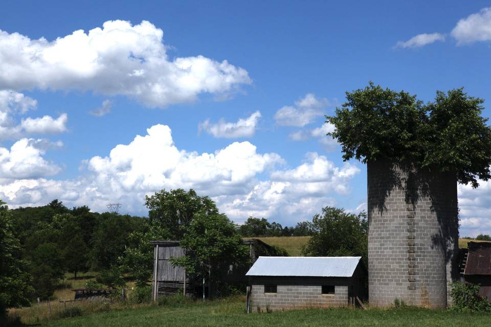 Locust Hill Manor