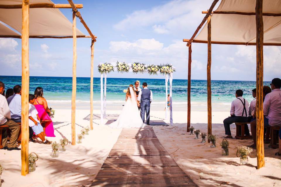 Wedding aisle in Tulum