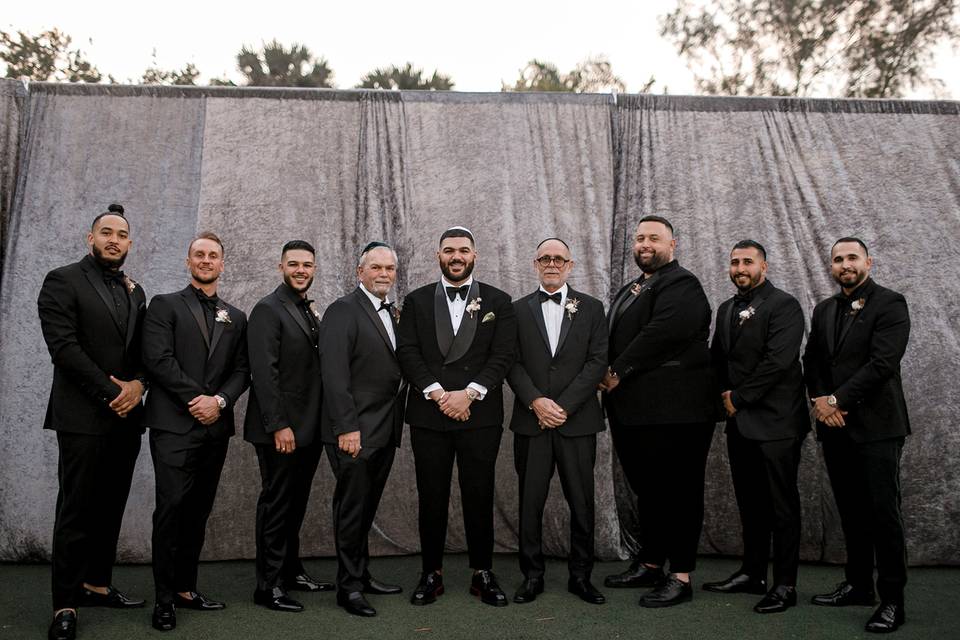 Groom and Groommens
