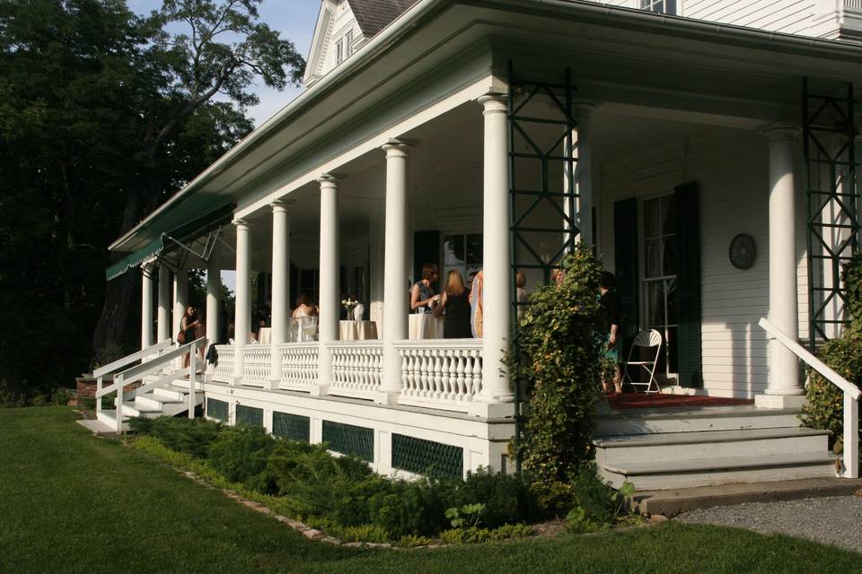 Wedding reception in the manor's pavilion