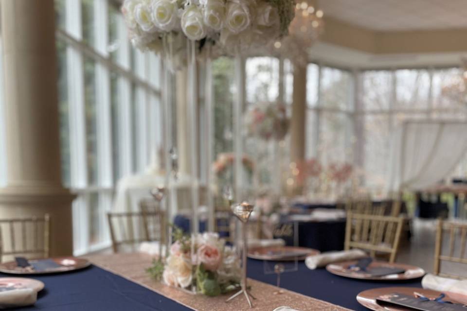 Sweetheart table at Ashton Garden