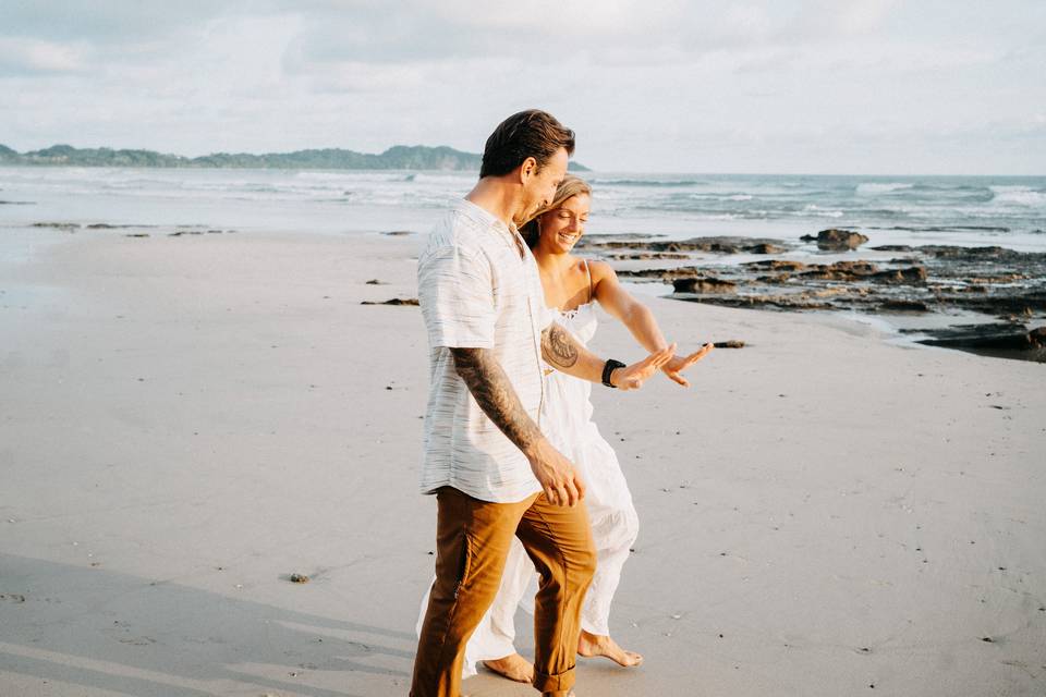 Beach elopement in nosara