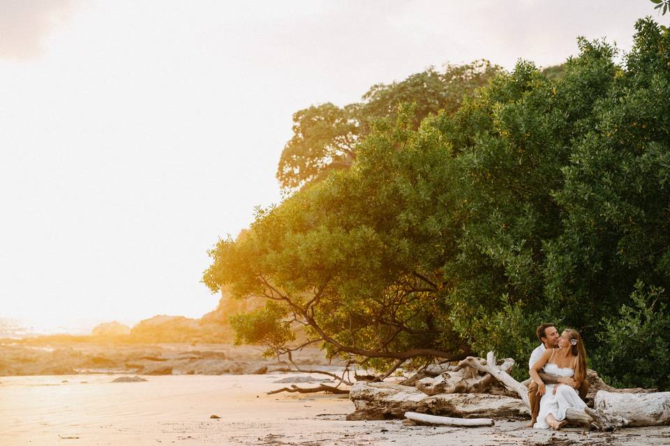 Beach elopement in nosara