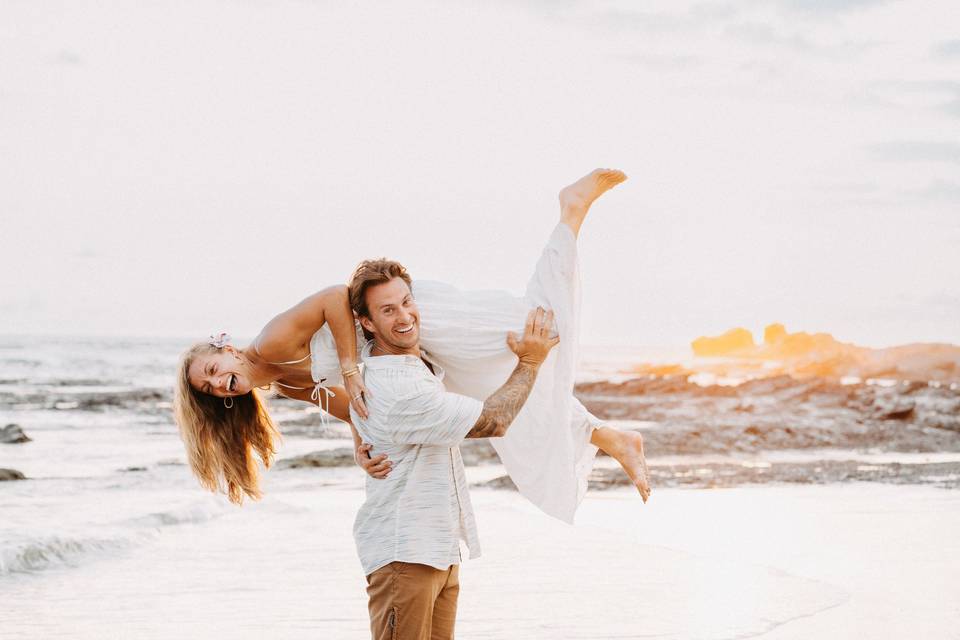 Beach elopement in nosara