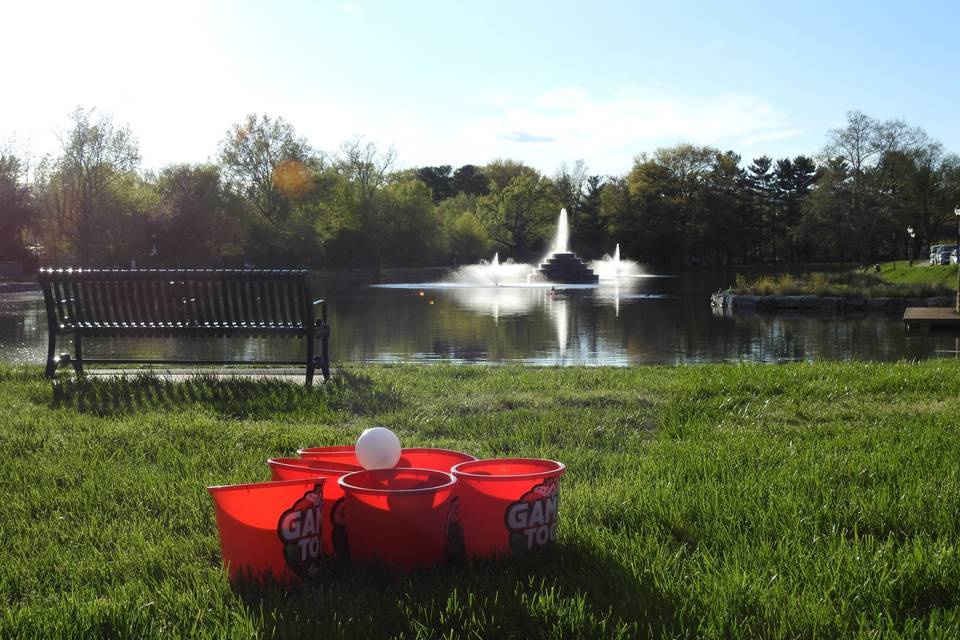 Yard pong