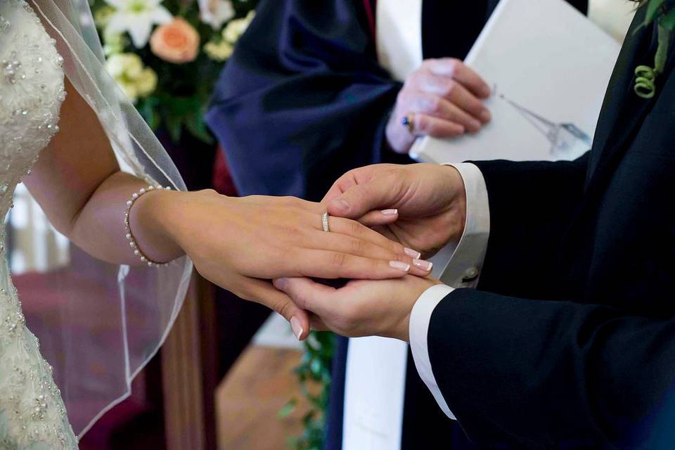 Exchanging vows - Rob Rivera Photography